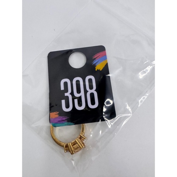 Gold Tone Champagne Emerald Cut Cubic Zirconia Three Stone Statement Ring Size 9 - Picture 5 of 5